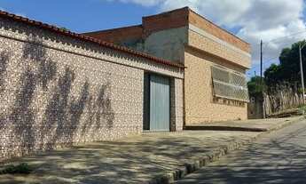 Imagem 2: Vendo casa 2qts, de laje com varanda, quintal com lote gigante murado em vista da serra 1