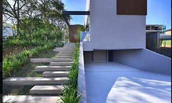 Imagem 2: Linda casa de esquina, em desejado Condomínio de Alphaville! 537 m² com 4 suítes! Lindo Pa