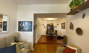 Imagem 5: Apartamento em rua arborizada na Gávea, próximo ao comércio.Amplos quartos.Sala com dois e