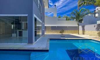 Imagem 2: Casa de condomínio para aluguel possui 218 metros quadrados com 3 quartos