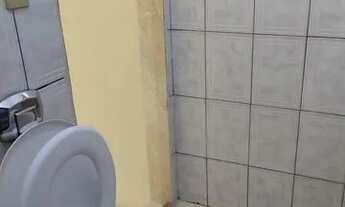 Imagem 6: Alugo quitinete ampla com área de serviço - R$ 650,00