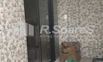 Imagem 2: Casa com dois quartos sendo um, suíte, em Jardim Sulacap, na av. Carlos Pontes