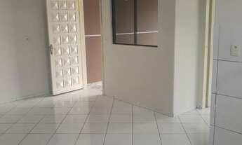 Imagem 2: Aluga se casa em araucária 750 reais