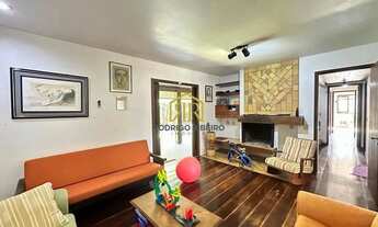 Imagem 2: Casa com 06 Dorm. 01 Suíte Na Trindade