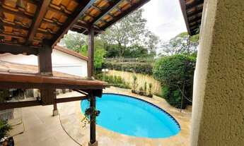 Imagem 4: Casa Térrea à Venda, com 230m², 3 Quartos, 1 Suíte, 5 Banheiros, Área Gourmet, Piscina, 4