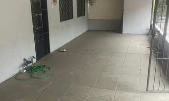 Imagem 5: Casa em ótimo estado, localizado em avenida, próximo a avenida Protásio Alves