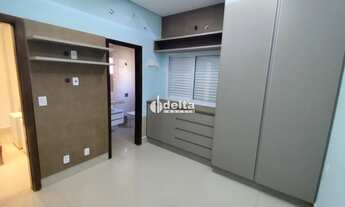 Imagem 13: Casa residencial com 3 suites disponível para locação no bairro Jardim Karaíba em Uberlând