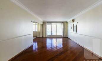 Imagem: Cobertura espaçosa com ótima área externa