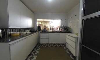 Imagem 7: Dormitório com banheiro