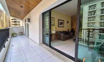 Imagem 2: Apartamento com varanda e lazer na Praia das Pitangueiras, Guaruja