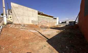 Imagem 3: Terreno de 250 m², Portal da Serra, R$210.000,00. Pronto para construir!