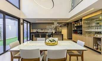 Imagem 7: Casa em condomínio a venda tem 319m² com 3 suítes no São Braz - Curitiba - PR