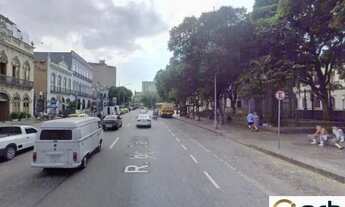 Imagem 3: Leilão de Apartamento de 2 Quartos no Catete, Rio de Janeiro - 76,00m² de Área! Aproveite