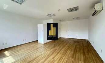 Imagem 4: Sala Comercial de Alto Padrão na Vila Andrade, São Paulo-SP: 1 Sala, 1 Banheiro, 2 Vagas d