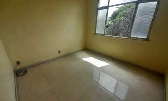 Imagem 5: Imóvel para venda possui 60 metros quadrados com 2 quartos em Vila Valqueire - Rio de Jane