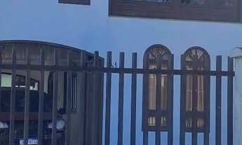 Imagem: Dois sobrado no floresta