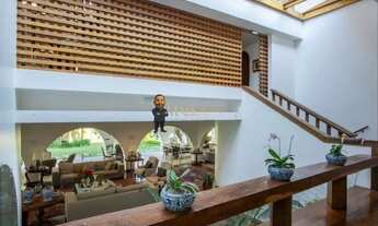 Imagem 4: Bela Casa com Terreno de 2.000m2 em Condominio!