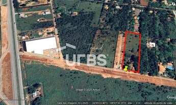 Imagem 3: Área de 12.000 m², plana e semi murada, a apenas 300 metros da GO-020, em uma das regiões