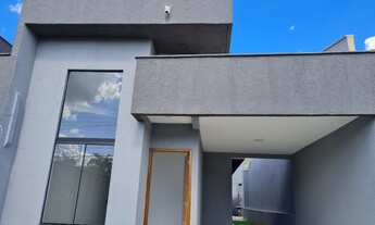 Imagem 2: Casa de 3 quartos com pé direito duplo