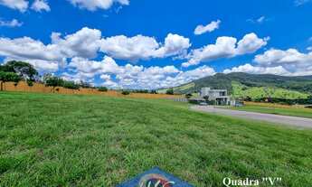 Imagem 3: Terreno a venda no condomínio Alphaville Jundiaí, praticamente Plano (1,5 metro de aclive