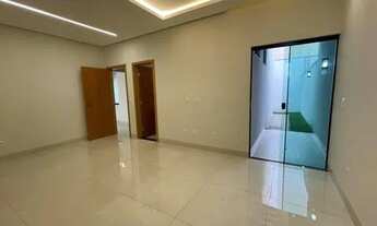 Imagem 5: Casa a venda. R$830.000<br><br>337 m² totais<br><br>3 quartos<b