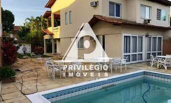 Imagem: Casa em Condomínio à venda, 4 quartos