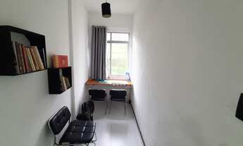 Imagem 7: Original sala quarto reformadíssimo com vista verde em Copacabana!!!