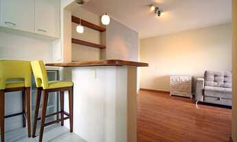 Imagem 6: Apartamento claro, repleto de armários com 2 dormitórios, parcialmente mobiliado