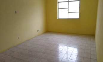 Imagem 5: Casa Ampla 3/4 ( **Sendo Uma Suíte** ) Varanda / Garagem etc...