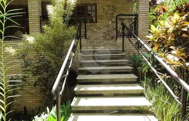 Imagem 3: Jardim Ibiratiba sobrado semi novo em rua fechada com cancela