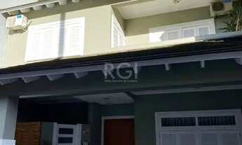 Imagem 3: Belíssima casa no Ecoville, com 3 dormitórios sendo uma ampla suíte com closet e banheira