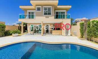 Imagem: Casa apresenta 527m² Em alphaville