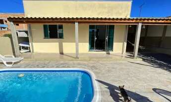 Imagem 2: Casa para venda possui 100 metros quadrados com 3 quartos em Bombas - Bombinhas - SC