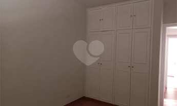 Imagem 5: Apartamento recém reformado , pintado . São 120 m² de área útil