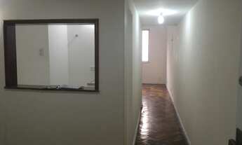 Imagem: Barata Ribeiro, colado ao metrô, saleta