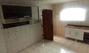 Imagem 2: Sobrado para aluguel possui 200 metros quadrados com 4 quartos