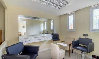 Imagem 5: Loja Mobiliada com aproximadamente 84m² de área privativa divididos em 7 ambientes