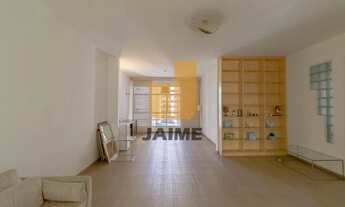 Imagem: Apartamento padrão com 3 dormitórios sendo