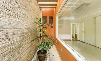 Imagem 6: Ampla casa com projeto assinado e localização privilegiada para venda