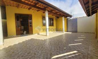 Imagem 2: Casa à venda em Caraguatatuba, Praia das Palmeiras, com 4 quartos, 238m²