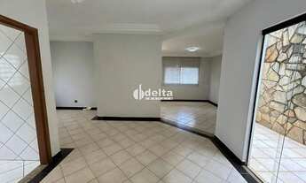 Imagem 7: Casa residencial com 3 quartos sendo 1 suíte disponível para venda e locação no Bairro Vig