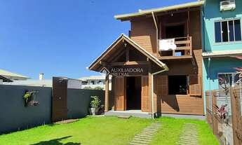 Imagem: Charmosos sobrado de 2 quartos na Pinheira