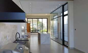 Imagem: Casa à venda com 4 suítes no Condomínio