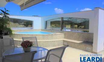 Imagem 4: COBERTURA - JURERÊ INTERNACIONAL - SC