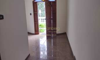 Imagem 3: Linda casa. vista para uma linda praça. Totalmente isolada. Jardim. Churrasqueira e pisci