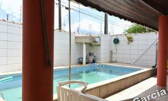 Imagem 2: Casa com 3 dormitórios e piscina em Peruíbe