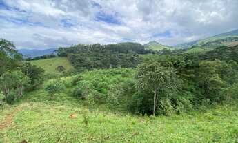 Imagem 6: Terreno com rio de divisa e platô natural