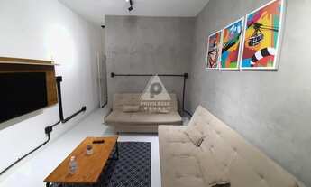 Imagem 4: Original sala quarto reformadíssimo com vista verde em Copacabana!!!