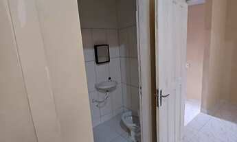 Imagem 4: ALUGO LOCAL Quarto com aluguel por R$450 /mês