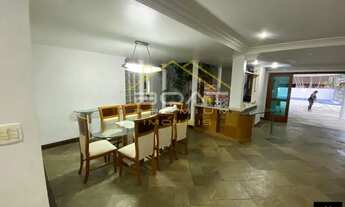 Imagem 6: Casa de condomínio para aluguel e venda possui 638 metros quadrados com 5 quartos